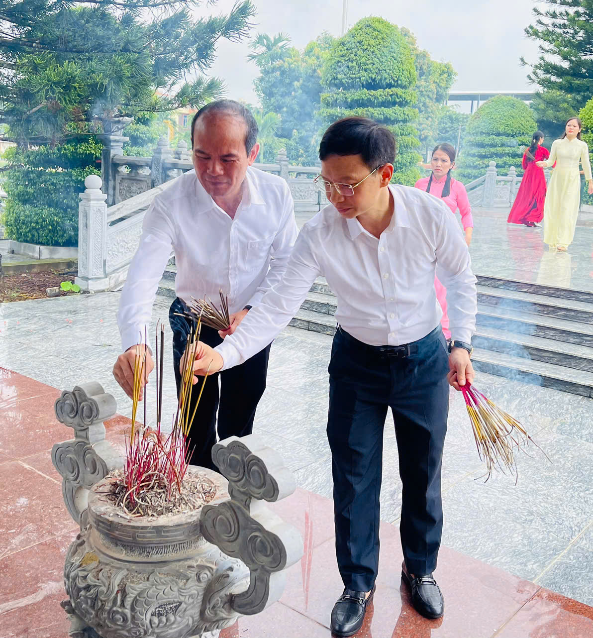 Anh-tin-bai